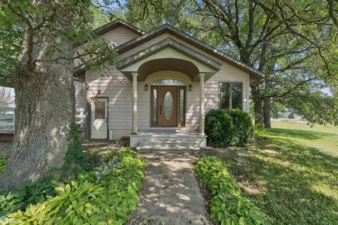 1117 Buddy Holly Pl, Clear Lake, IA 50428