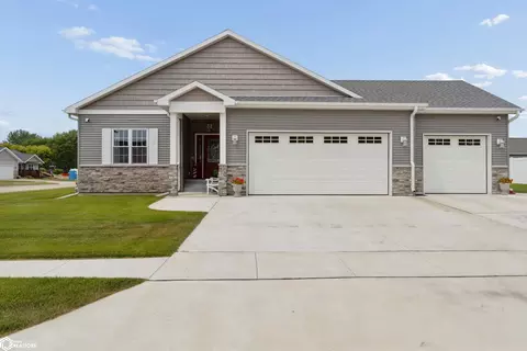 1409 Logan Dr, Clear Lake, IA 50428