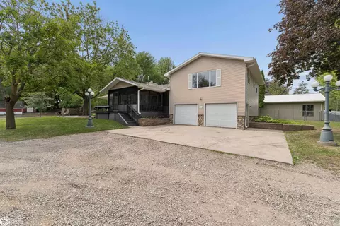 2512 S Shore Dr, Clear Lake, IA 50428