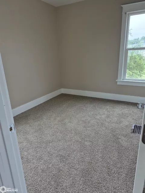 Bedroom - 502 E 7th St, Carroll, IA 51401 photo 3 of 4