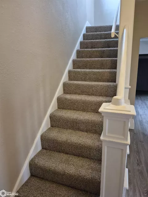 Entry Way - 502 E 7th St, Carroll, IA 51401 photo 2 of 2
