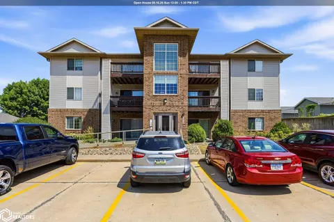 3010 Wilson Ave SW #1, Cedar Rapids, IA 52404
