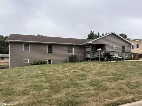 818 Alta Vista Dr, Carroll, IA 51401