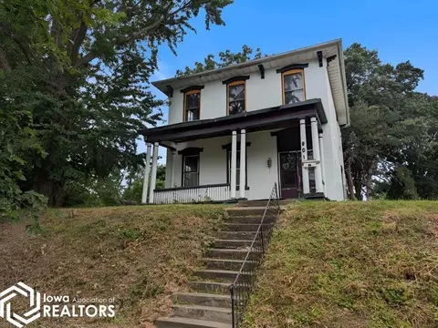 801 S 5th St, Burlington, IA 52601