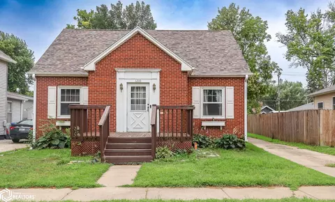 1210 Division St, Webster City, IA 50595