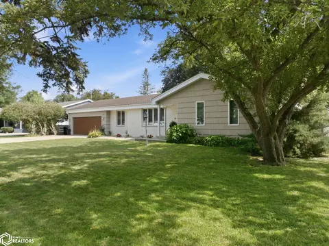 307 Orchard Ln, Clear Lake, IA 50428