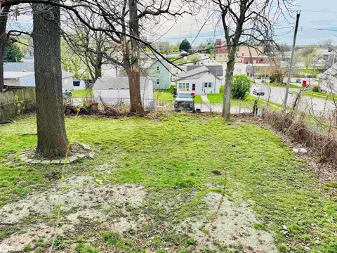 Exterior - 701 Maple St, Atlantic, IA 50022 photo 3 of 5