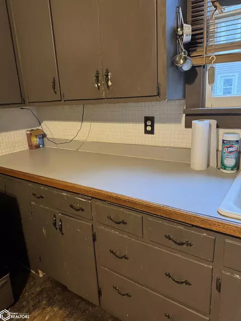 Kitchen - 701 Maple St, Atlantic, IA 50022 photo 2 of 3