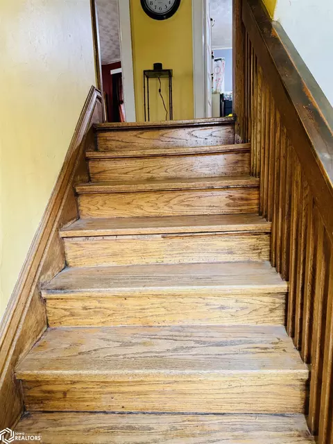 Entry Way - 701 Maple St, Atlantic, IA 50022 photo 5 of 7