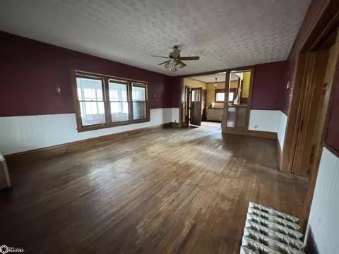 Living - 701 Maple St, Atlantic, IA 50022 photo 1 of 5