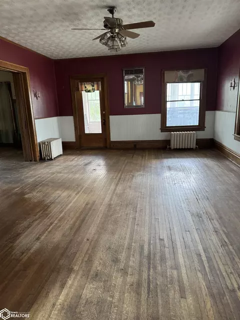 Living - 701 Maple St, Atlantic, IA 50022 photo 5 of 5