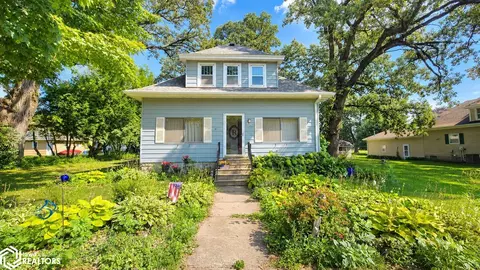 305 E Main St, Lake Mills, IA 50450