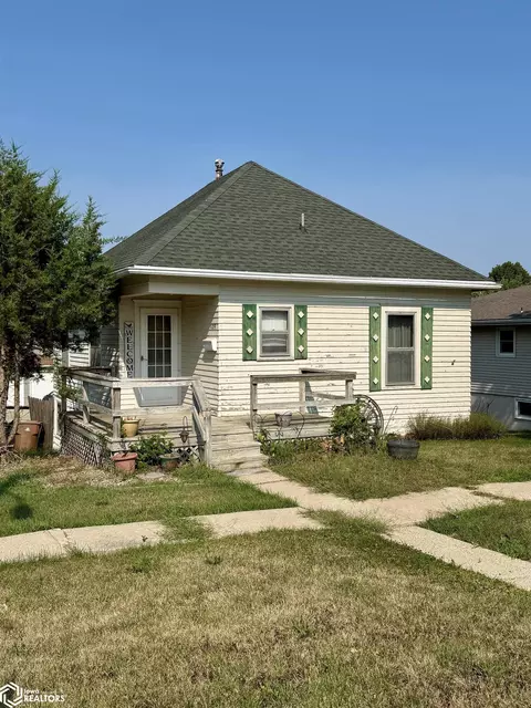 109 1st Ave, Audubon, IA 50025