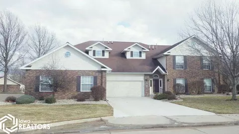 1408 B Orchard Meadow Dr, Burlington, IA 52601