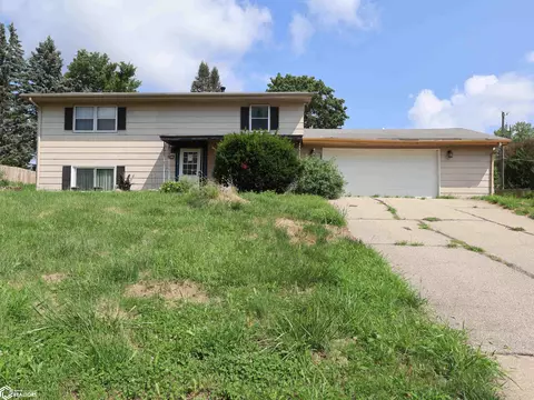 2803 Nelson Rd, Marshalltown, IA 50158