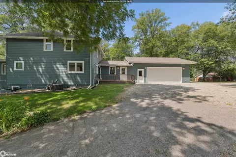 4466 Park Ave, Clear Lake, IA 50428