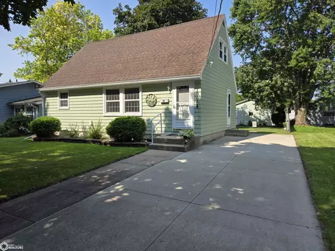 1006 N Taylor Ave, Mason City, IA 50401