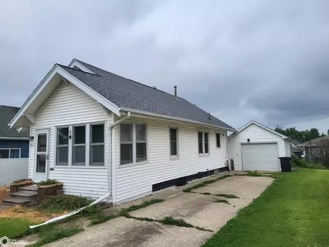 812 May St, Marshalltown, IA 50158