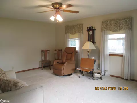 Living - 700 E 17th St, Atlantic, IA 50022 photo 2 of 5