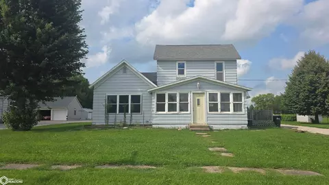 303 Estelle St, Dysart, IA 52224