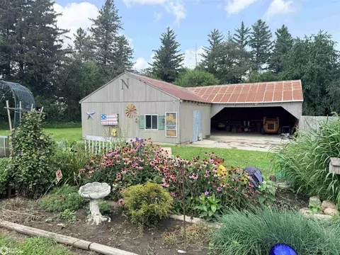 Exterior - 1328 170th St, Hampton, IA 50441 photo 3 of 14