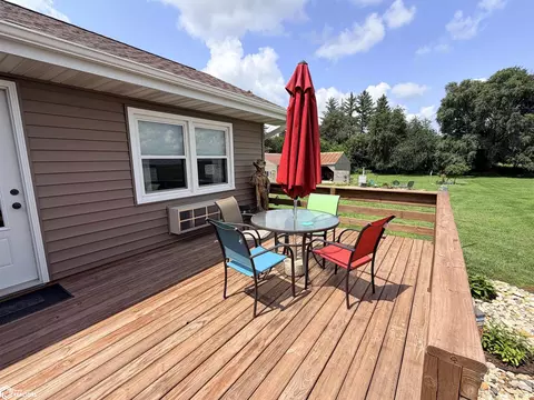 Exterior - 1328 170th St, Hampton, IA 50441 photo 8 of 14