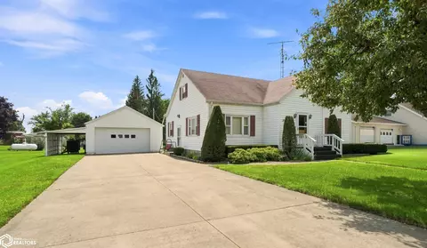 305 Main St, Houghton, IA 52631