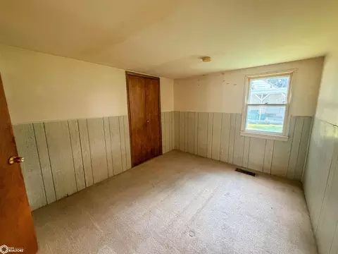 Bedroom - 429 12th Ave NE, Hampton, IA 50441 photo 2 of 3