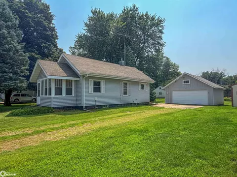 Exterior - 429 12th Ave NE, Hampton, IA 50441 photo 1 of 2