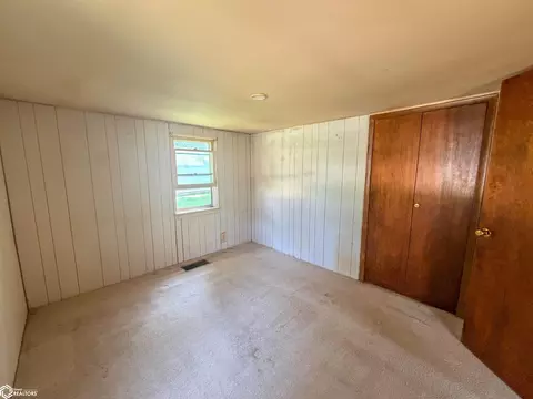 Bedroom - 429 12th Ave NE, Hampton, IA 50441 photo 3 of 3