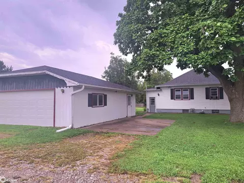2105 N E Ave, Lovilia, IA 50150