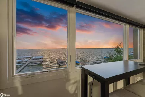 2515 S Lakeview Ct #204, Clear Lake, IA 50428