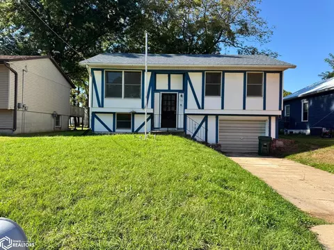 711 33rd St, Fort Madison, IA 52627