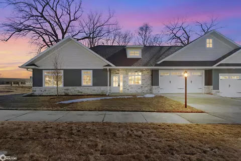 308 27th Pl S, Clear Lake, IA 50428