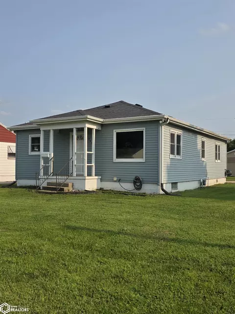 2409 Mckinley St, Perry, IA 50220