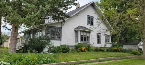 108 2nd Ave SW, West Bend, IA 50597
