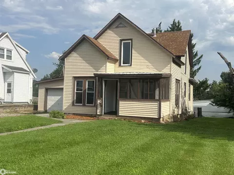 1703 Summit St, Marshalltown, IA 50158