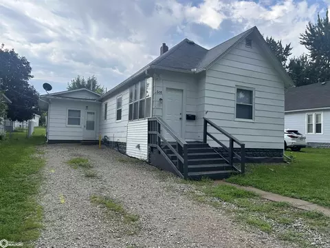 608 W Linn St, Marshalltown, IA 50158