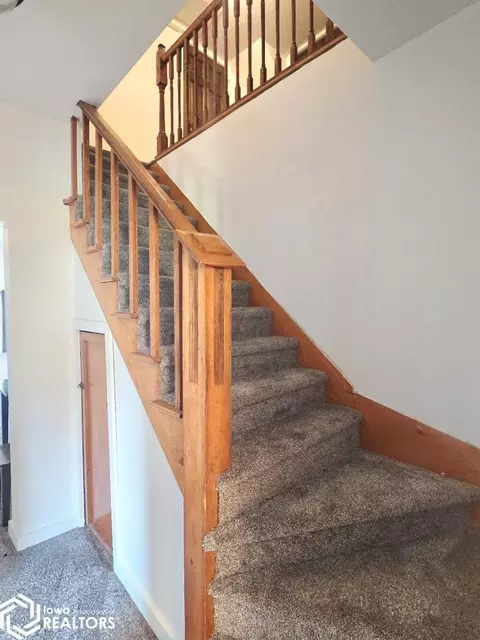 Entry Way - 202 3rd St W, Weldon, IA 50264 photo 2 of 3