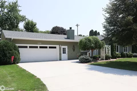 2108 Rodlyn Rd, Webster City, IA 50595