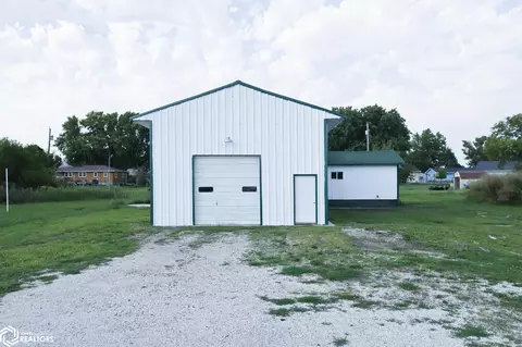 920 Oak St, Duncombe, IA 50532