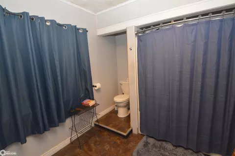 Bath - 916 415th Ave, Malcom, IA 50157 photo 2 of 4
