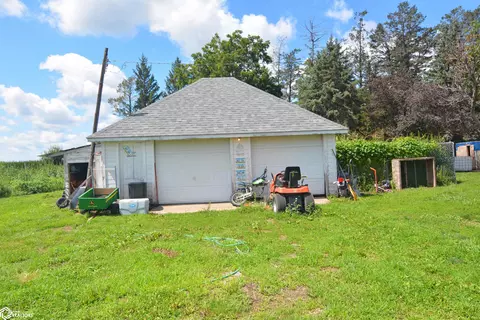 Exterior - 916 415th Ave, Malcom, IA 50157 photo 6 of 11