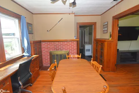 Dining - 916 415th Ave, Malcom, IA 50157 photo 2 of 3