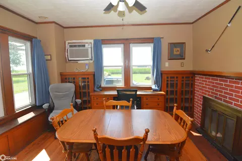 Dining - 916 415th Ave, Malcom, IA 50157 photo 1 of 3