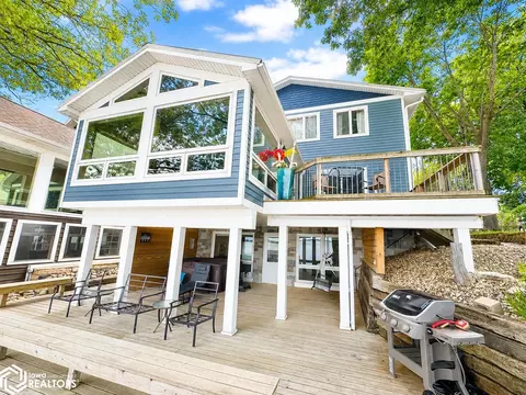 5494 Lakeview Dr, Clear Lake, IA 50428