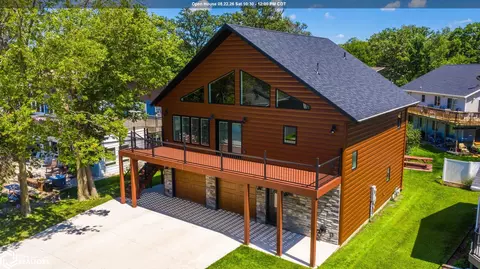 15385 Crane St, Clear Lake, IA 50428