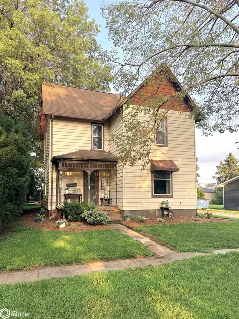 305 N Green St, Keota, IA 52248