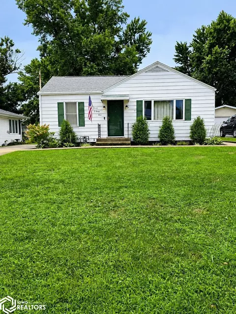 733 Hickory Ter, Keokuk, IA 52632