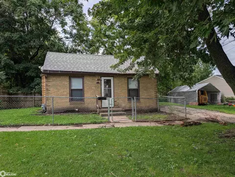 412 Pine St, Burlington, IA 52601